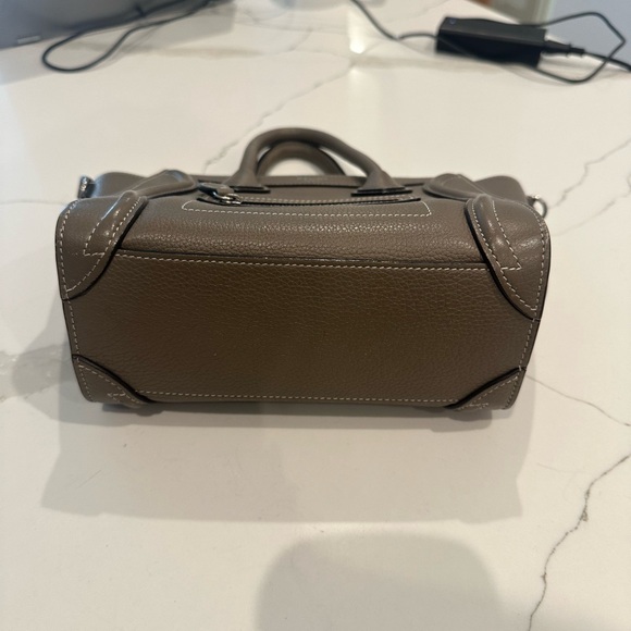 CELINE - Micro Luggage Handbag in Drummed Calfskin Leather in Souris - Picture 4 of 9